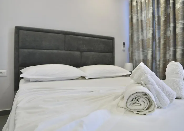 Sea View Apartment *