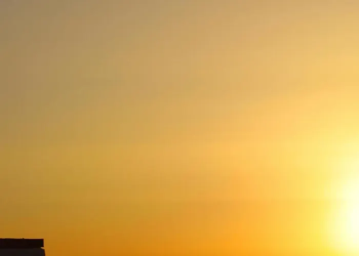 Sea View Apartment *