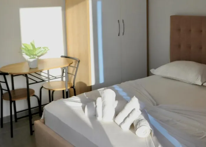 Sea View Apartment *